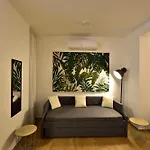 Loft - Modern House アパート *