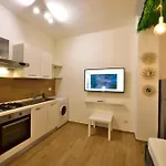 Loft - Modern House アパート