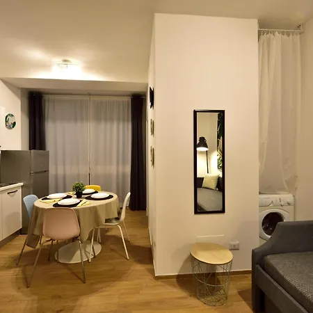 Loft - Modern House باري