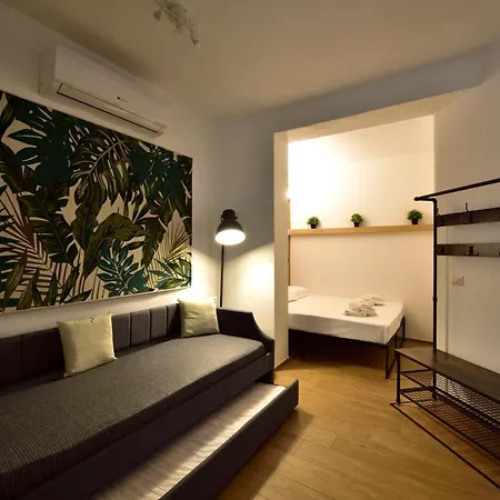 Loft - Modern House アパート